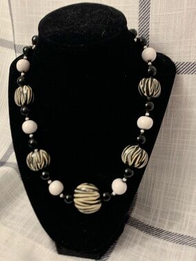Black and White Zebra Bead Necklace - Women Jewelry